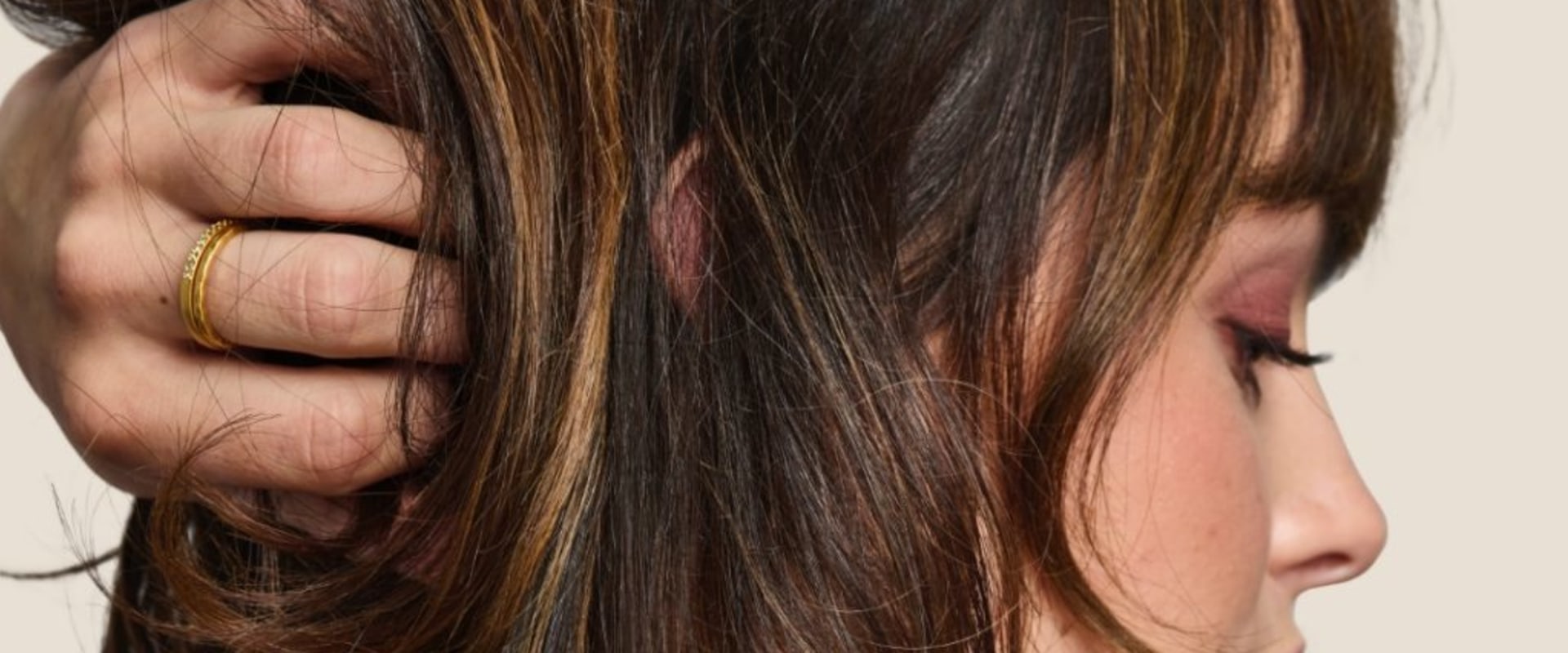 A Comprehensive Guide to Hair Thickening Sprays